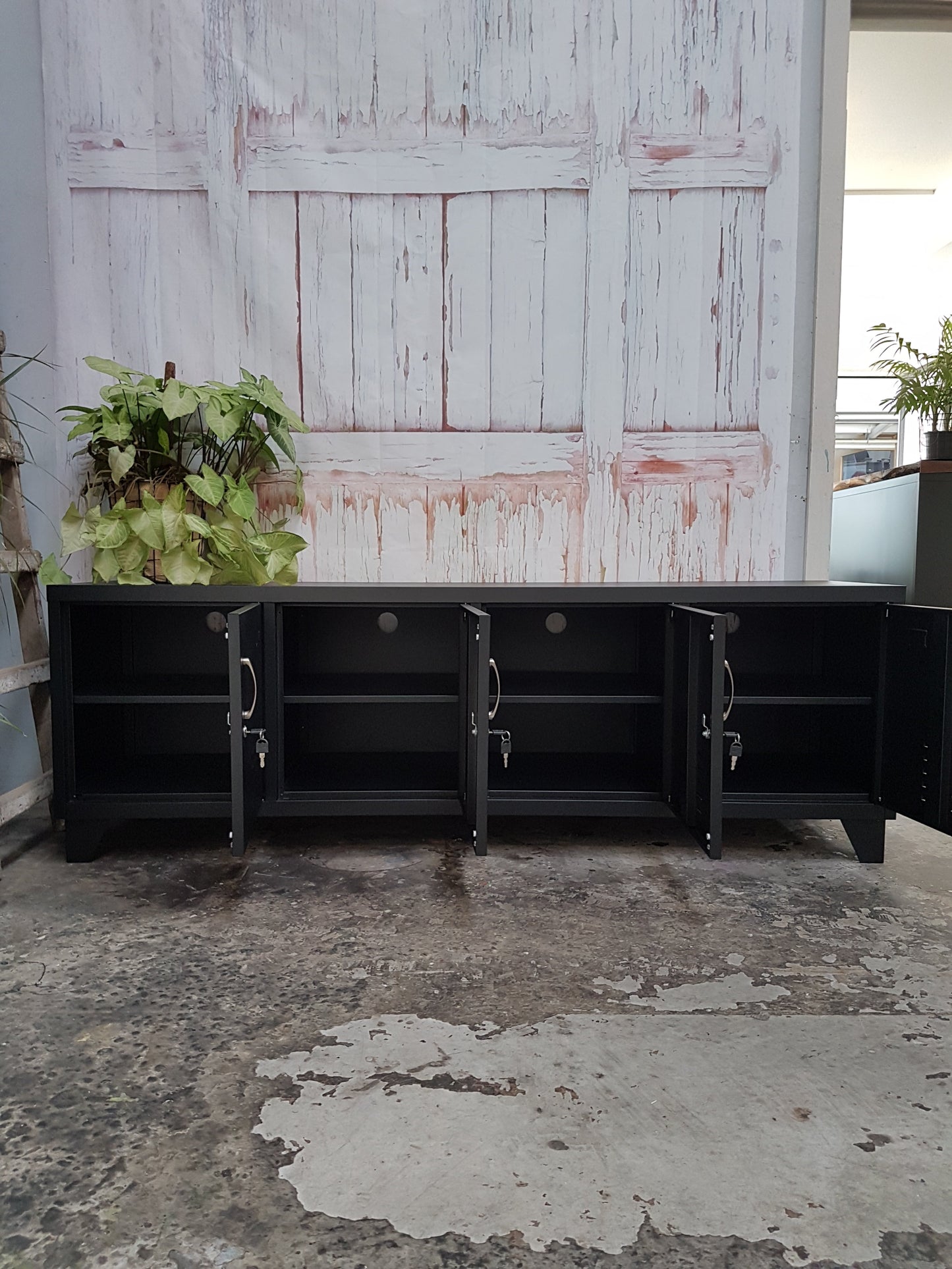 Seconds(2)Black Entertainment console