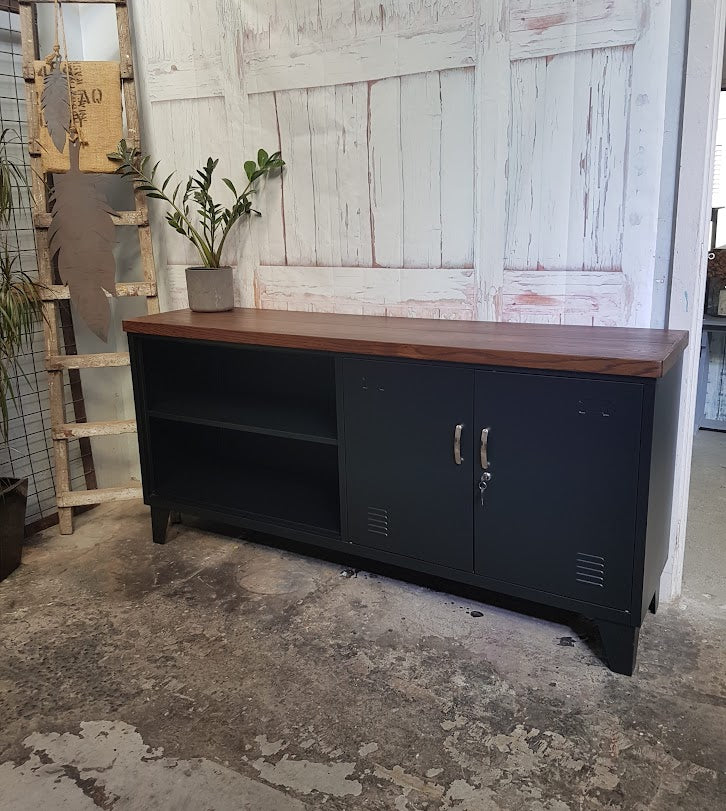 Black Versatile Locker Dark Oak top