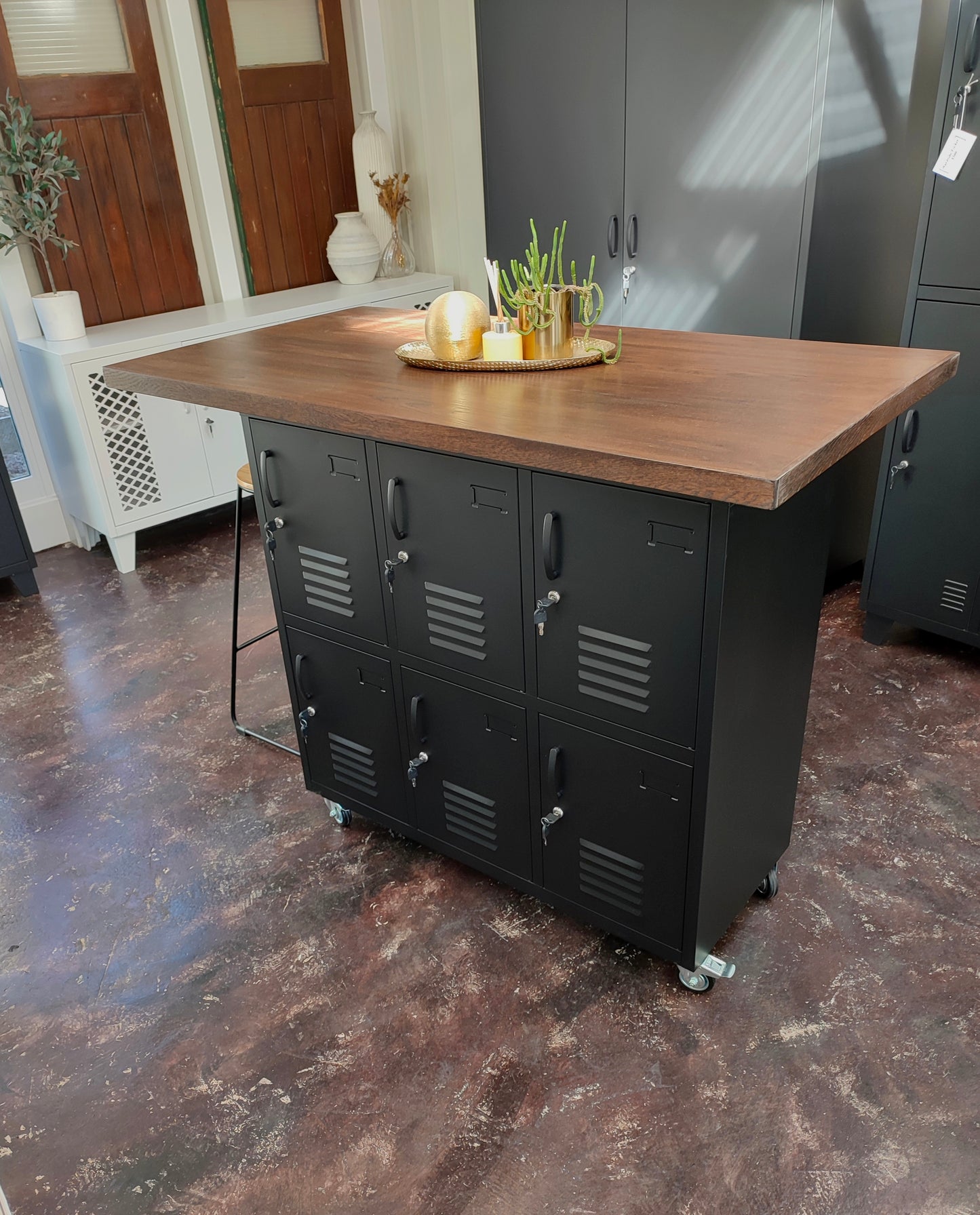 Black 6 Door with Island top