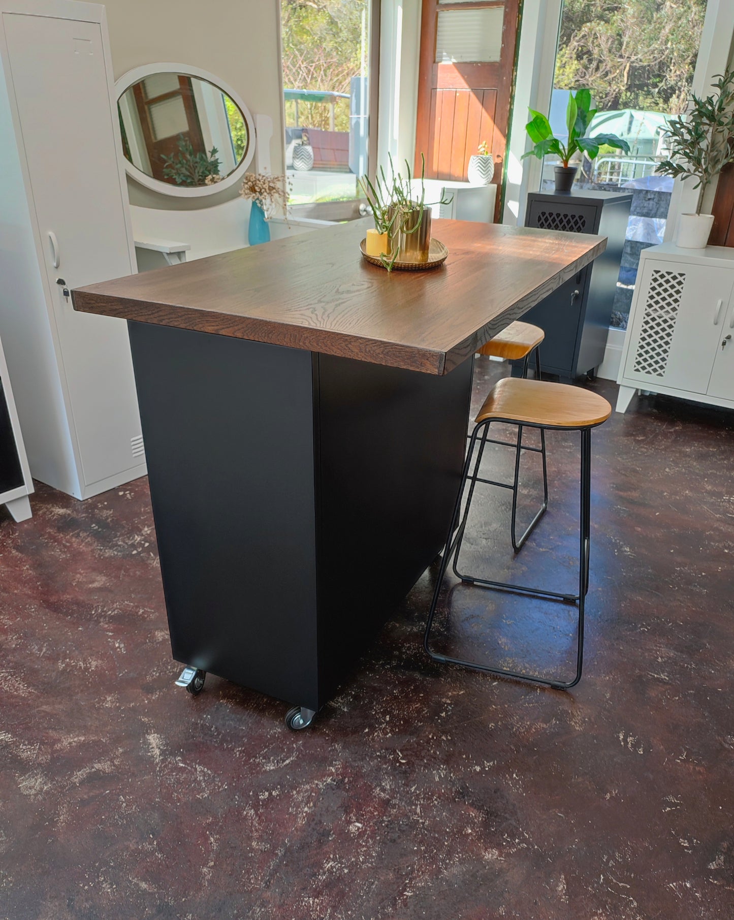 Black 6 Door with Island top