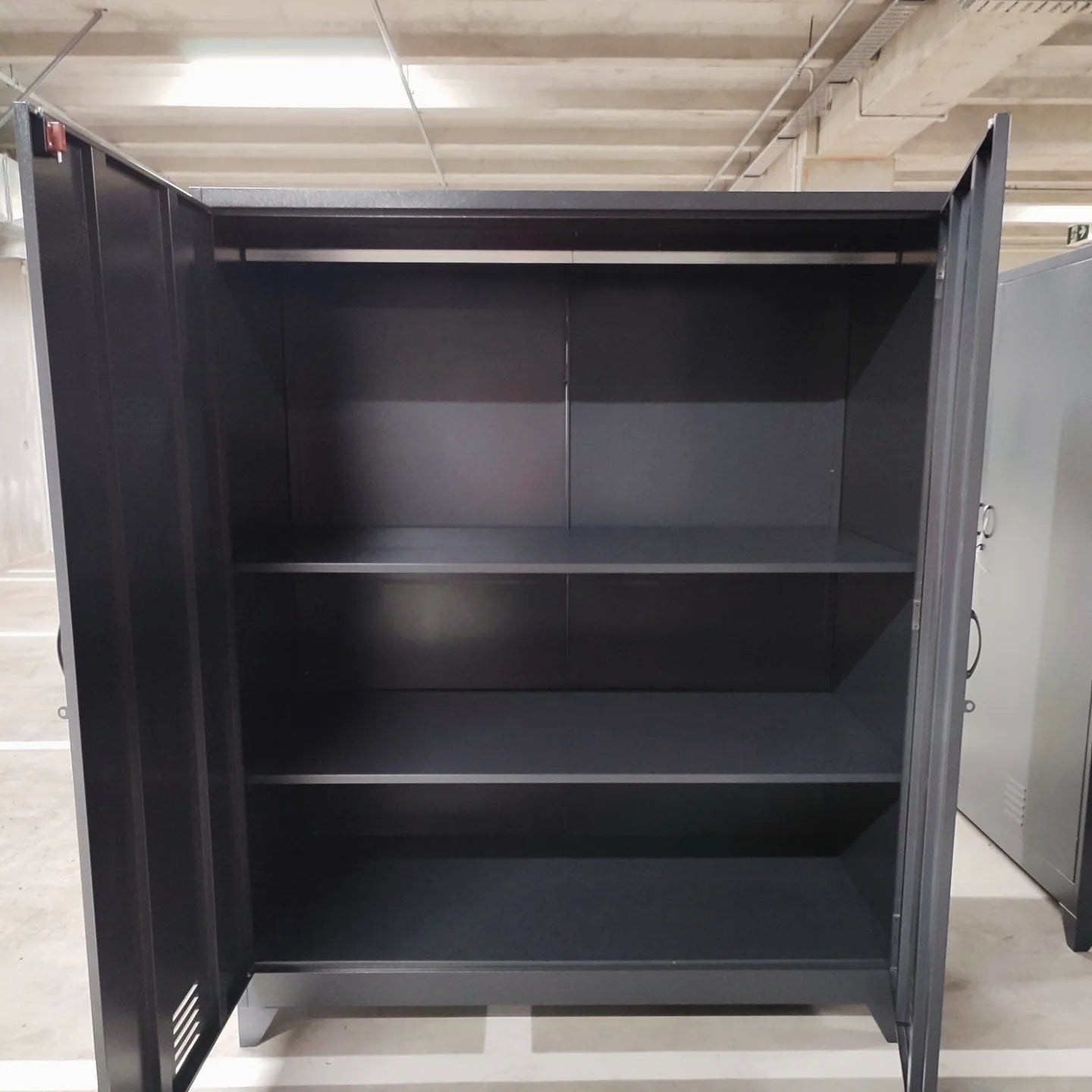 XXL 2 Door Cupboard