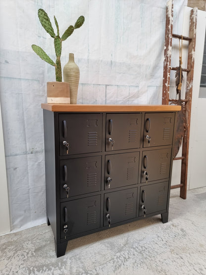 Black 9 Door Locker with Rimu top