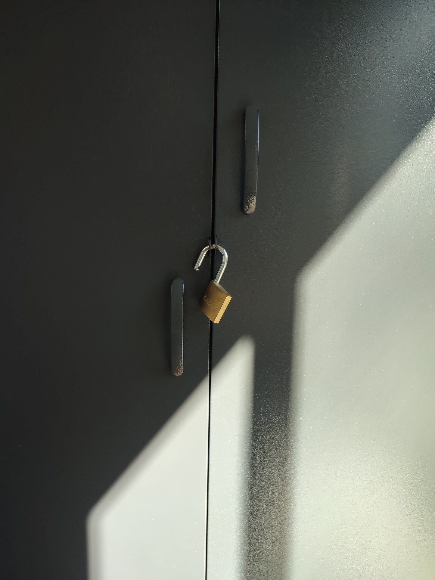 XXL 2 Door Cupboard
