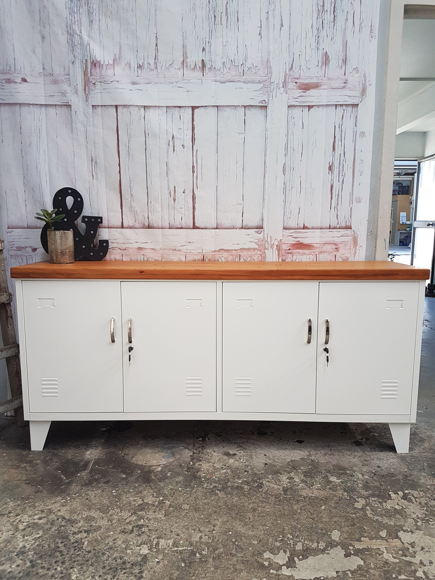 White Versatile Locker Rimu top