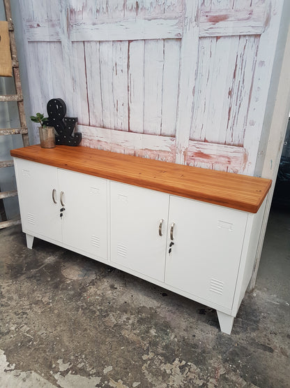 White Versatile Locker Rimu top