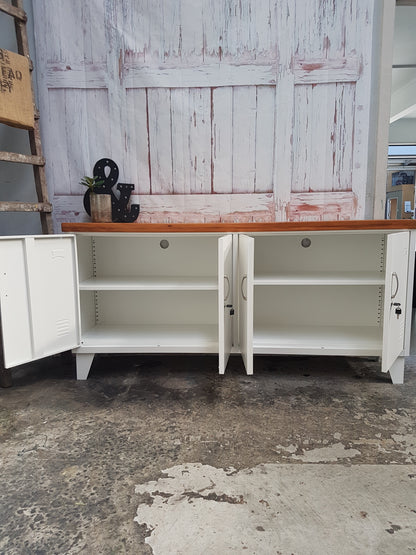 White Versatile Locker Rimu top