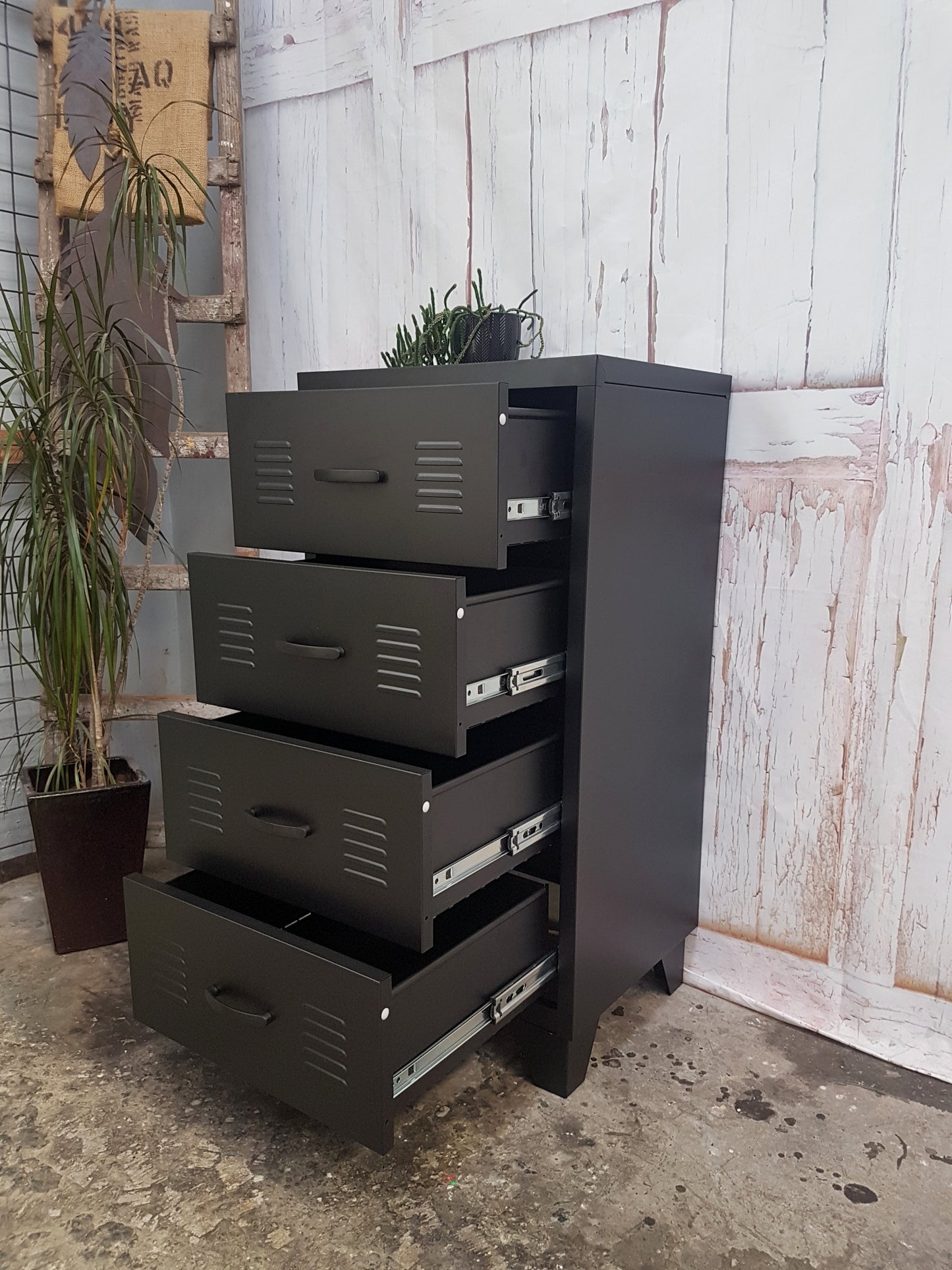 Black 4 Drawers