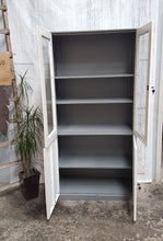 Seconds Glass Locker