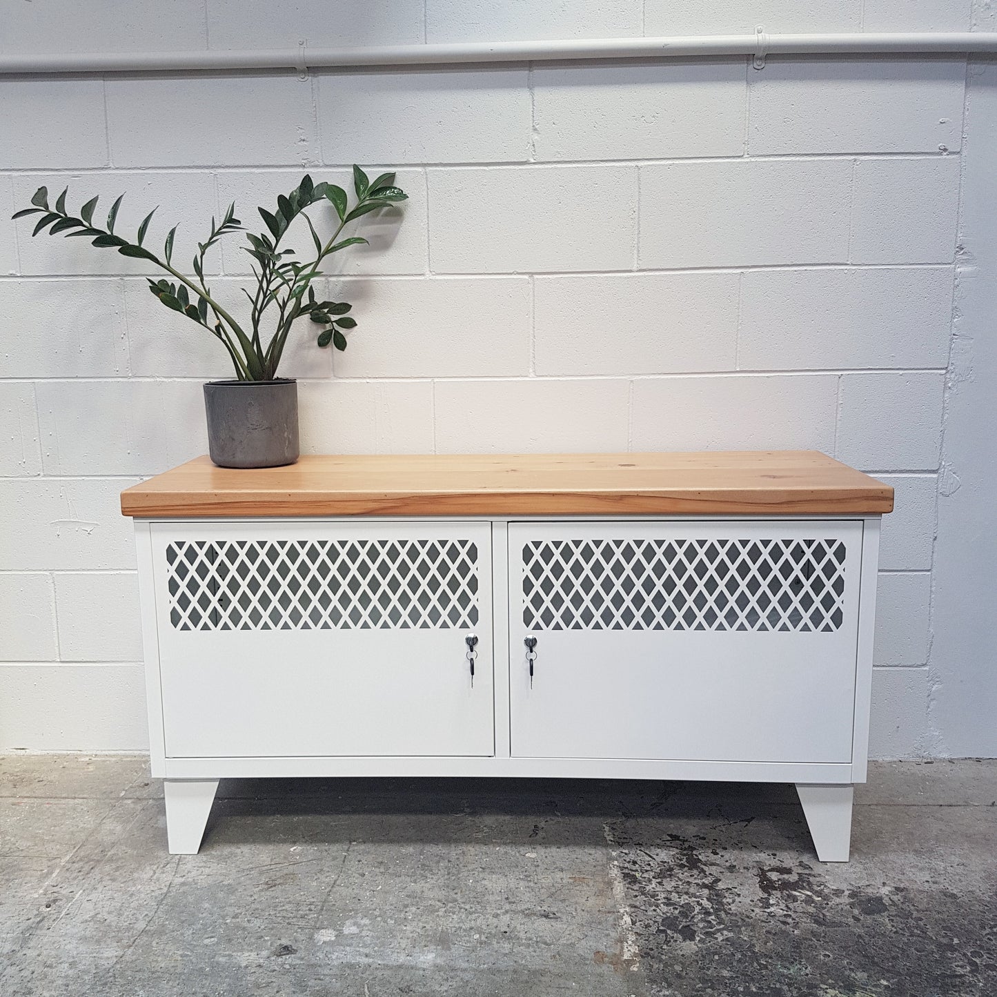 White TV Cabinet Rimu Top