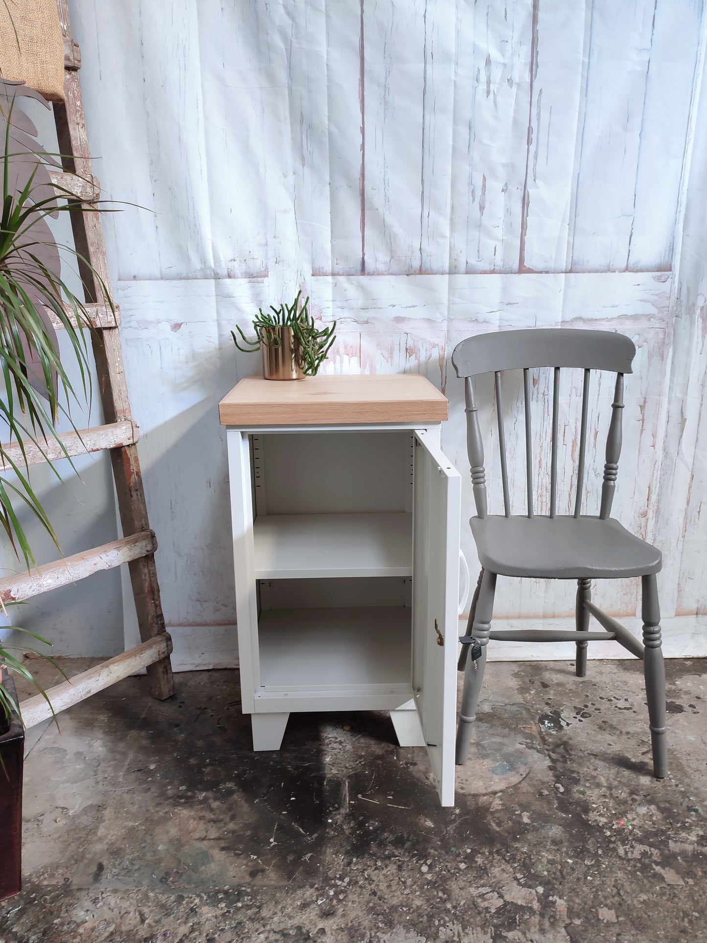 Right opening White Mini Locker-Oak top